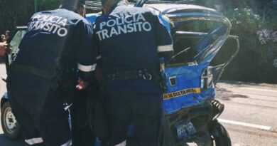 DOS LESIONADOS EN ACCIDENTE DE TRÁNSITO EN LA CARRETERA DE ATIQUIZAYA A CHALCHUAPA.