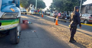 UN CICLISTA FALLECIÓ TRAS SER EMBESTIDÓ POR BUS DE LA RUTA 218 EN LA ENTRADA A CHALCHUAPA.