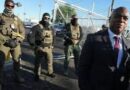 ICE CAPTURA AL ALCALDE DE NEWARK DURANTE PROTESTA .