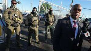 ICE CAPTURA AL ALCALDE DE NEWARK DURANTE PROTESTA .