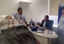 INDIGNACIÓN EN MÉXICO: TRASLADAN A MUJER DE 96 AÑOS EN CAMILLA PARA ACTUALIZAR DATOS EN UN BANCO