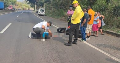 CICLISTA FALLECIDO EN LA CARRETERA A SANTA ANA TRAS IMPACTO CON MOTOCICLISTA.