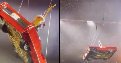 BEYONCÉ VIVE MOMENTO DE TENSIÓN AL QUEDAR COLGADA EN UN COCHE VOLADOR DURANTE SU CONCIERTO EN HOUSTON