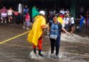 BOMBEROS COORDINAN PASO PEATONAL EN TERMINAL NUEVA DE SONSONATE ANTE FUERTES LLUVIAS