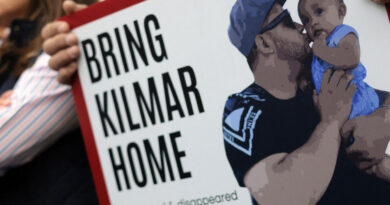 KILMAR ÁBREGO GARCÍA REGRESA A EE.UU. TRAS DEPORTACIÓN ERRÓNEA Y ENFRENTARÁ CARGOS FEDERALES