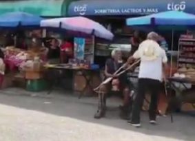 DOS PERSONAS CON DISCAPACIDAD PROTAGONIZARON PELEA CALLEJERA EN METAPÁN