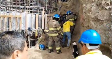 OBRERO MUERE SOTERRADO TRAS CAERLE UN ALUD DE TIERRA EN SOYAPANGO