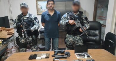 POLICÍA CAPTURA A SUJETO CON VARIAS ARMAS DE FUEGO Y ABUNDANTE MUNICIÓN EN PLANES DE RENDEROS