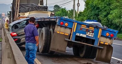 COLISIÓN ENTRE VEHÍCULOS PESADOS EN LA LIBERTAD GENERÓ CAOS VIAL Y DAÑOS MATERIALES
