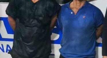 CAPTURAN A PADRE E HIJO POR ATACAR A HOMBRE CON CORVO EN SAN VICENTE