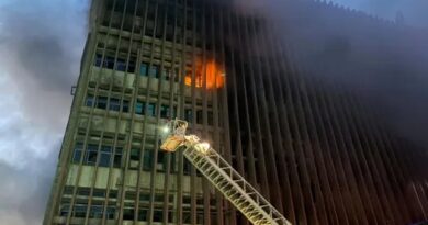 INCENDIO EN EDIFICIO DE TELECOMUNICACIONES EN EL CAIRO DEJÓ CUATRO MUERTOS Y VARIOS HERIDOS