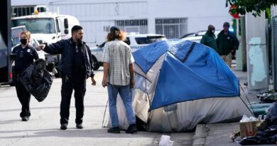 TRUMP FIRMA ORDEN EJECUTIVA PARA RETIRAR A PERSONAS SIN HOGAR DE LAS CALLES CONTRA SU VOLUNTAD