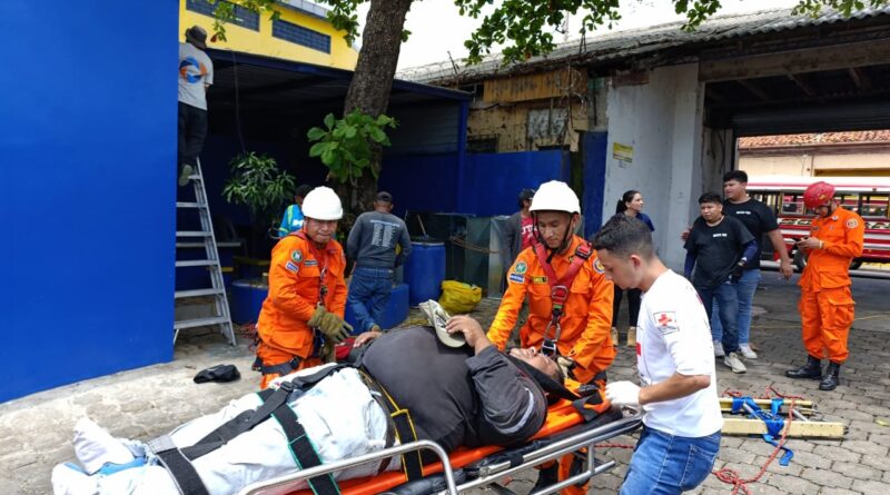 OBRERO RESULTA LESIONADO TRAS CAER DE TERCERA PLANTA MIENTRAS REALIZABA MANTENIMIENTO EN SONSONATE