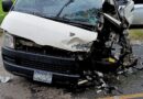 CONDUCTOR DE MICROBUS RESCATADO TRAS FUERTE ACCIDENTE EN CARRETERA DE SANTA ANA A SONSONATE, VIA LOS NARANJOS