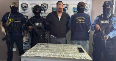 DETENIDO EN HONDURAS FUNCIONARIO SALVADOREÑO CON $60,000 OCULTOS EN SU VEHÍCULO