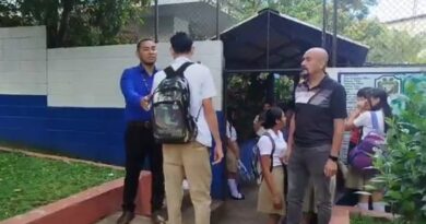 DIRECTORES DE CENTROS EDUCATIVOS EN SANTA ANA Y AHUACHAPÁN VERIFICAN CUMPLIMIENTO DE NUEVAS NORMATIVAS