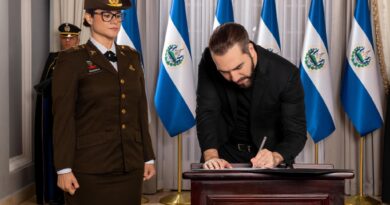 LA CAPITANA KARLA TRIGUEROS, FUE NOMBRADA POR EL PRESIDENTE BUKELE COMO LA NUEVA MINISTRA DE EDUCACIÓN EN EL SALVADOR.
