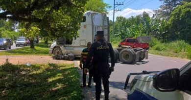MOTOCICLISTA LESIONADO TRAS SER ARROLLADO POR CABEZAL EN CARRETERA A SANTA ANA