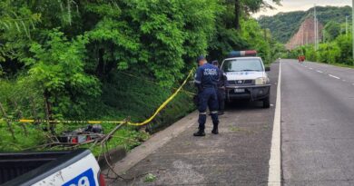MOTOCICLISTA FALLECE TRAS PERDER EL CONTROL EN CARRETERA A COMALAPA