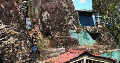SEPULTADOS ENTRE LAS ROCAS DE UN CEMENTERIO EN MORAZÁN