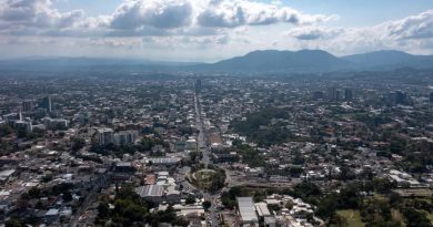 CONTINUARÁ EL AMBIENTE CALUROSO Y POSIBLES LLUVIAS PUNTUALES ESTE DÍA EN EL SALVADOR