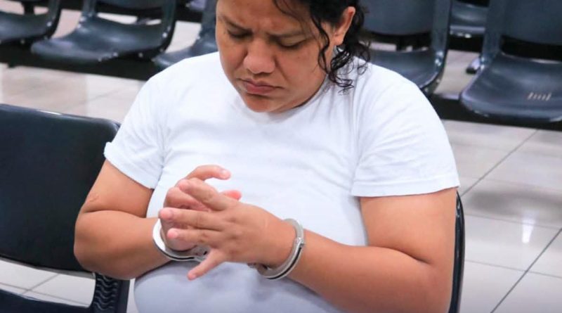 CONDENARON A 45 AÑOS DE PRISIÓN A UNA MUJER POR EL HOMICIDIO DE SU PAREJA EN SAN SALVADOR