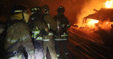 INCENDIO DE GRAN MAGNITUD AFECTA COMPLEJO DE BODEGAS EN AMATITLÁN, GUATEMALA