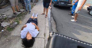 CONDUCTOR EMBISTE A JOVEN EN EL CENTRO HISTÓRICO DE SAN SALVADOR