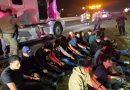 AUTORIDADES DE EE. UU. LOCALIZARON A 22 PERSONAS EN CONDICIONES DE RIESGO DENTRO DE UN VEHÍCULO EN TEXAS