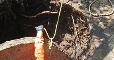 RESCATAN A PERSONA TRAS CAER EN POZO DE 15 METROS EN SACACOYO