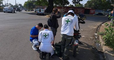 SANTA ANA; DOS PERSONAS RESULTARON LESIONADAS TRAS ACCIDENTE EN CARRETERA A LOS NARANJOS