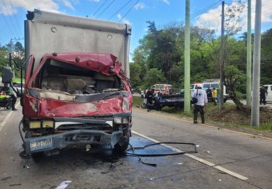 ACCIDENTE DE TRÁNSITO DEJA CINCO PERSONAS LESIONADAS EN AUTOPISTA A COMALAPA