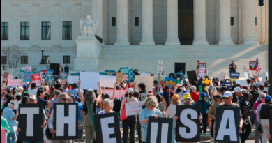 TRUMP ASISTE A LA CORTE SUPREMA EN HISTÓRICA AUDIENCIA SOBRE CIUDADANÍA POR NACIMIENTO