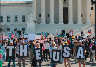 TRUMP ASISTE A LA CORTE SUPREMA EN HISTÓRICA AUDIENCIA SOBRE CIUDADANÍA POR NACIMIENTO