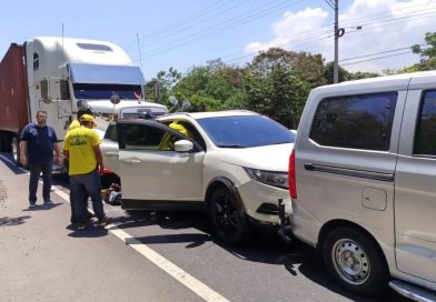 HOMBRE RESULTA LESIONADO EN COLISIÓN MÚLTIPLE EN CARRETERA HACIA SONSONATE