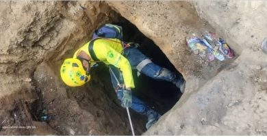 RESCATARON A UNA MUJER QUE CAYÓ EN POZO EN NAHUIZALCO, SONSONATE