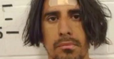 REVELAN HISTORIAL DELICTIVO DEL HOMBRE QUE MURIÓ TRAS ACERCARSE A AVIÓN EN DENVER