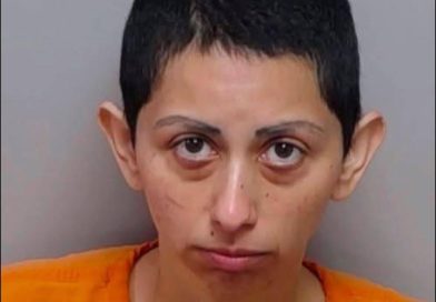 MADRE ES ACUSADA DE PRENDER FUEGO A VEHÍCULO DONDE MURIERON SUS DOS HIJOS EN TEXAS