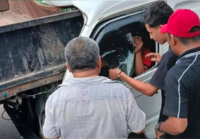 CONDUCTOR SOBREVIVE TRAS QUEDAR PRENSADO EN APARATOSO ACCIDENTE EN VERAPAZ, SAN VICENTE