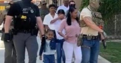 JUEZ FEDERAL PROHÍBE A ICE REALIZAR ARRESTOS EN TRIBUNALES DE INMIGRACIÓN EN TODO ESTADOS UNIDOS