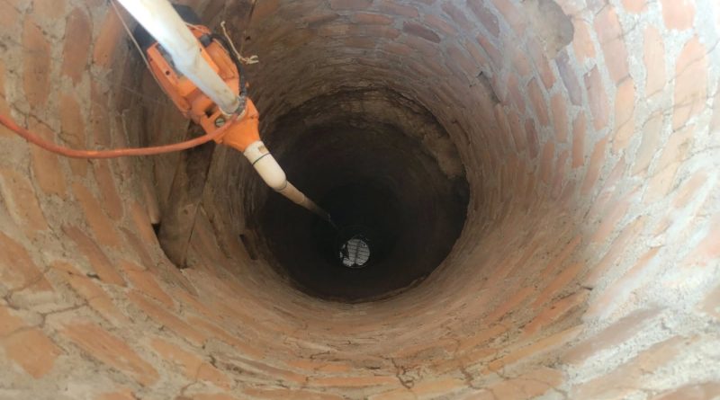 MUJER FALLECE TRAS CAER A UN POZO MIENTRAS INTENTABA EXTRAER AGUA EN ZACATECOLUCA