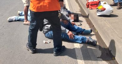 DOS JÓVENES RESULTARON LESIONADOS TRAS ACCIDENTE DE MOTOCICLETA EN SANTA ANA