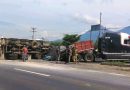 FUERTE ACCIDENTE ENTRE RASTRA Y VOLQUETA EN DESVÍO AL CERRO VERDE DEJA DAÑOS MATERIALES