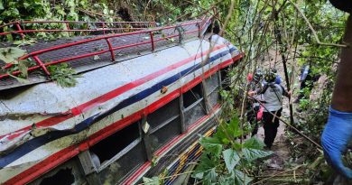 GUATEMALA; AUTOBÚS CAE A UN BARRANCO EN CHICHICASTENANGO Y DEJA AL MENOS 14 PERSONAS LESIONADAS