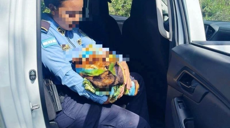 RESCATAN A RECIÉN NACIDA ABANDONADA CERCA DE UNA CARRETERA EN LEMPIRA, HONDURAS