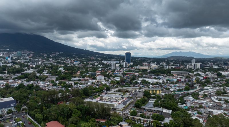 LLUVIAS Y TORMENTAS CONTINUARÁN ESTE LUNES EN GRAN PARTE DEL PAÍS