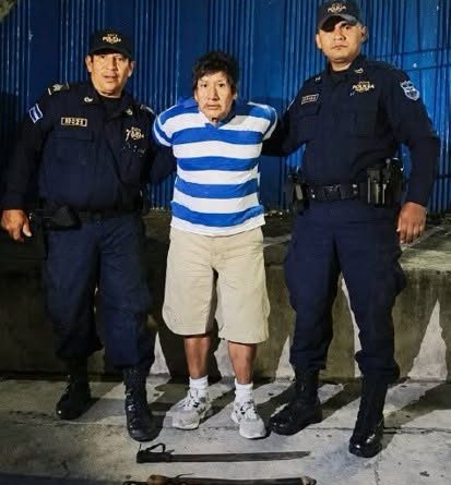 PNC CAPTURA A HOMBRE ACUSADO DE ATACAR CON UN MACHETE A OTRO SUJETO EN SAN MARCOS