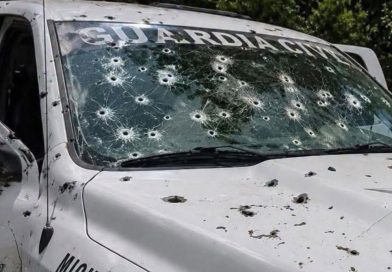 EMBOSCADA ARMADA DEJA CINCO POLICÍAS MUERTOS Y CINCO HERIDOS EN MICHOACÁN