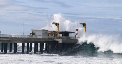 MANTIENEN ADVERTENCIA POR OLEAJE ELEVADO Y CORRIENTES FUERTES EN LA COSTA SALVADOREÑA