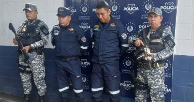 CAPTURARON A DOS AGENTES DE TRÁNSITO ACUSADOS DE COHECHO EN QUEZALTEPEQUE